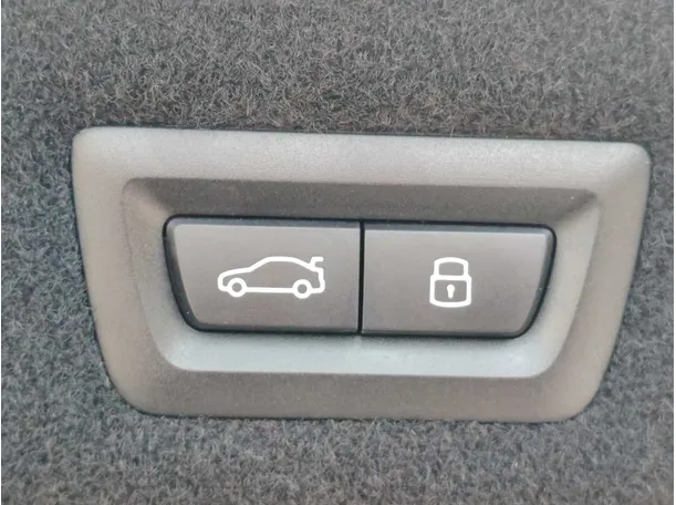 Car image 39
