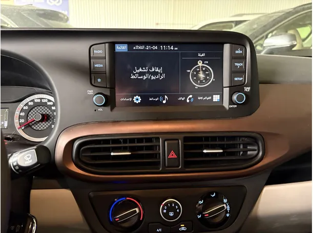 Car image 12