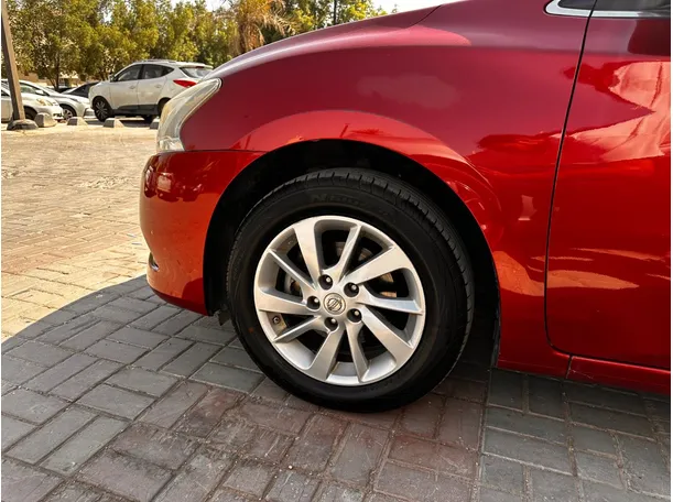 Car image 9