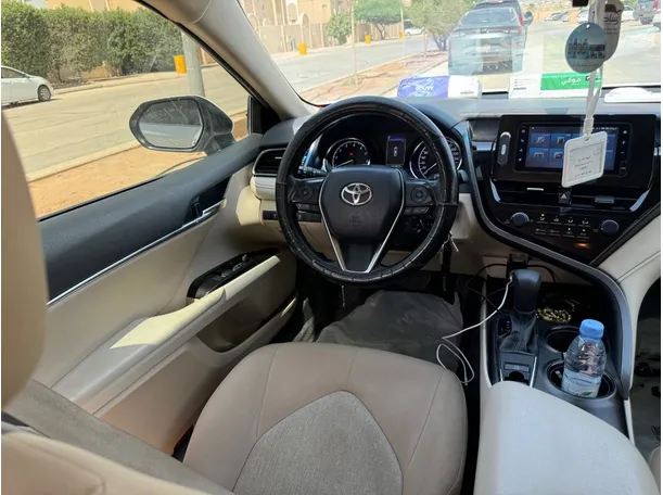 Car image 16