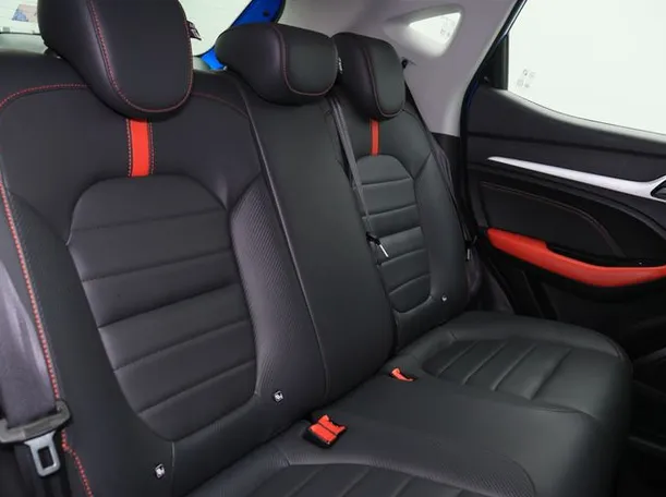 Car image 9