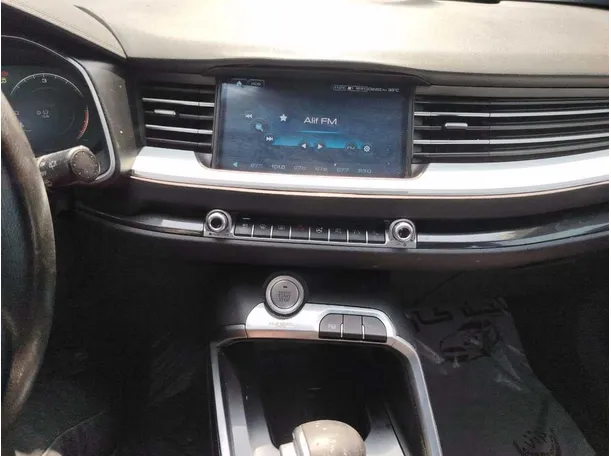 Car image 26