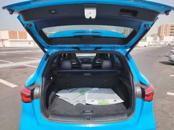 Car image 25