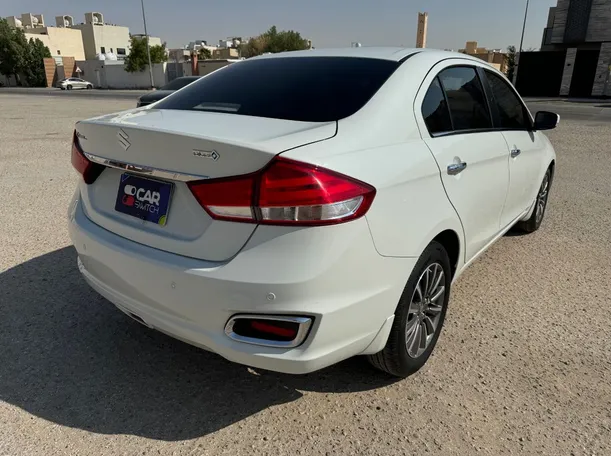 Car image 5