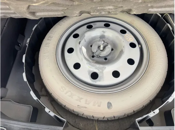 Car image 21