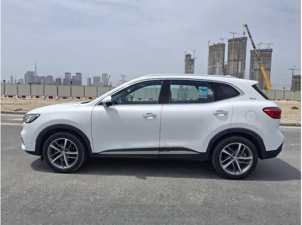 Car image 8