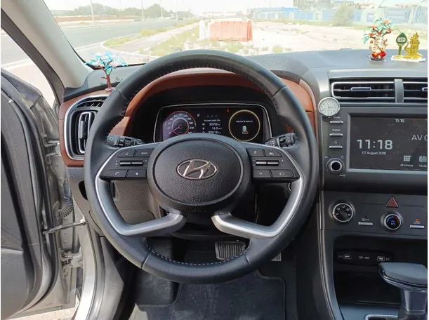 Car image 17