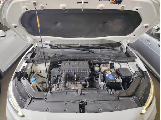 Car image 32