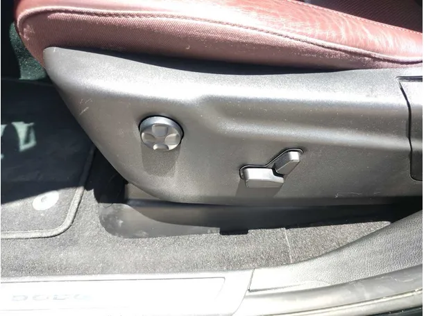 Car image 39