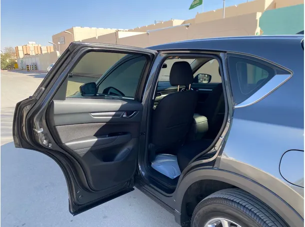 Car image 12