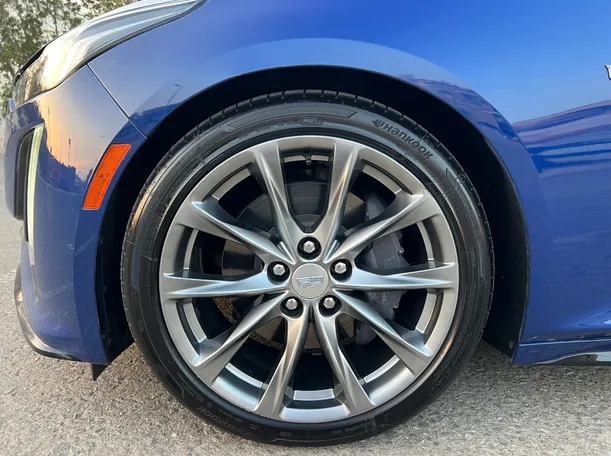 Car image 9