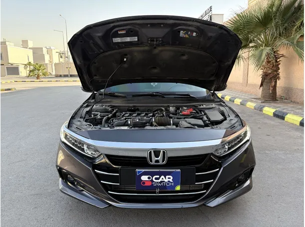 Car image 26