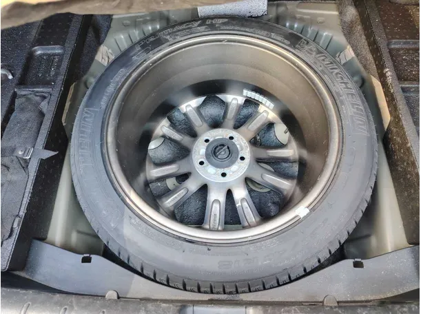 Car image 39