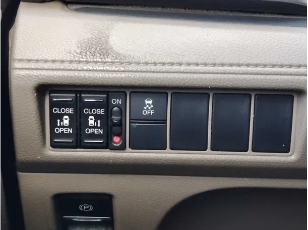 Car image 27