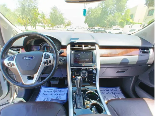 Car image 15