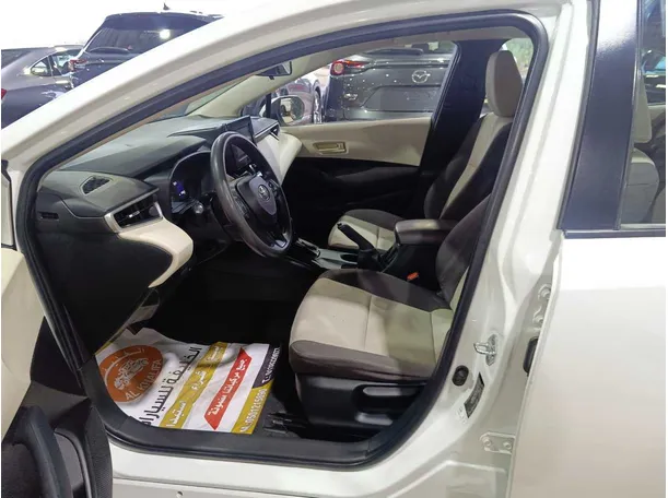 Car image 10