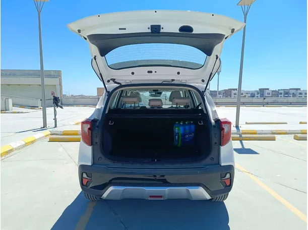 Car image 30