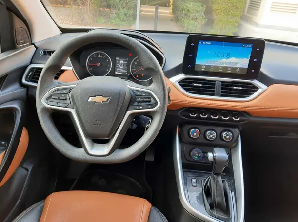 Car image 16