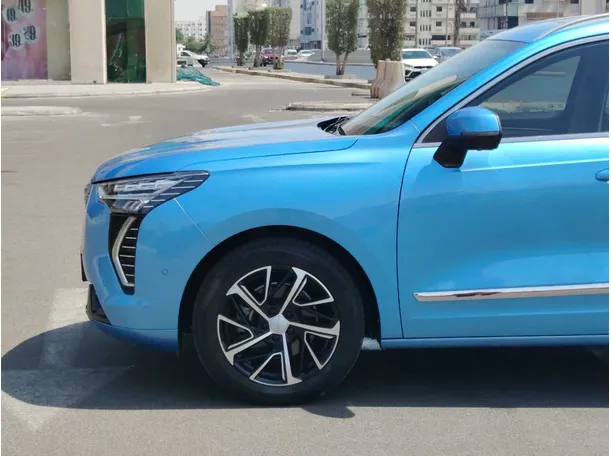 Car image 9