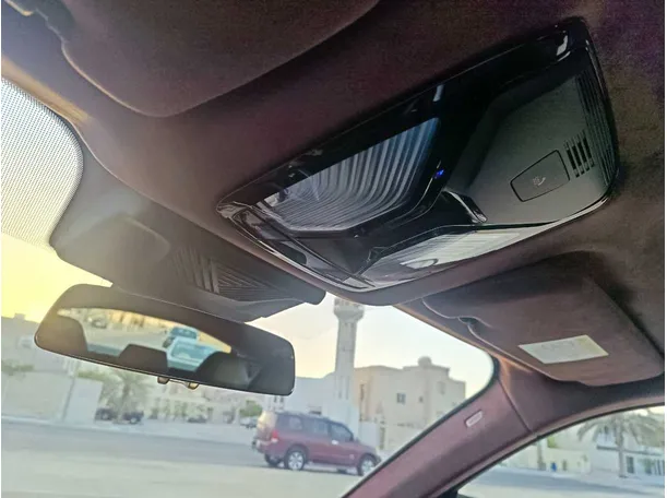 Car image 28