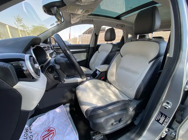 Car image 11