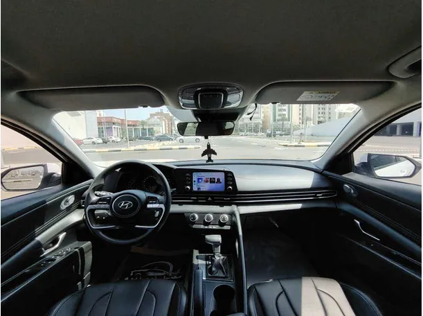 Car image 17
