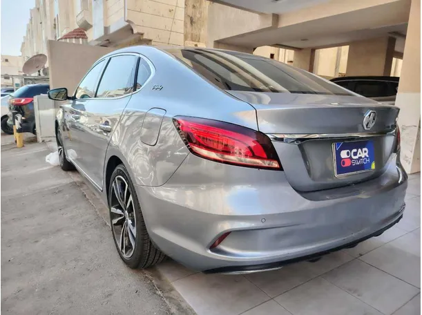 Car image 7