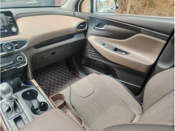 Car image 23