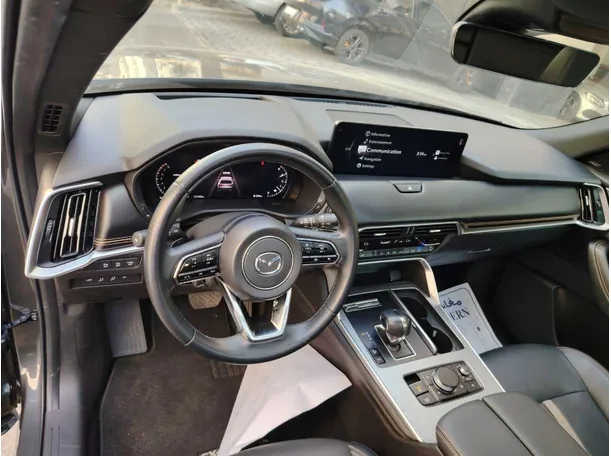 Car image 13