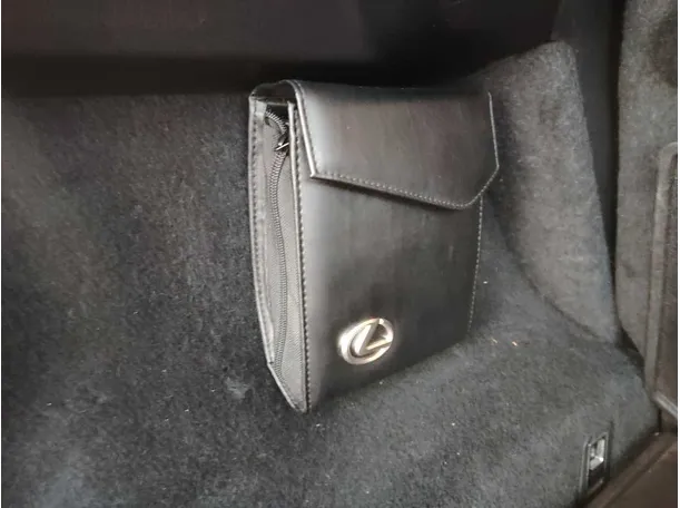 Car image 35