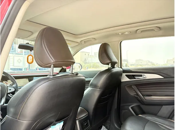 Car image 17