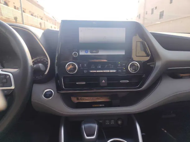 Car image 22