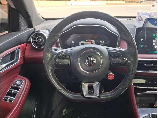Car image 19