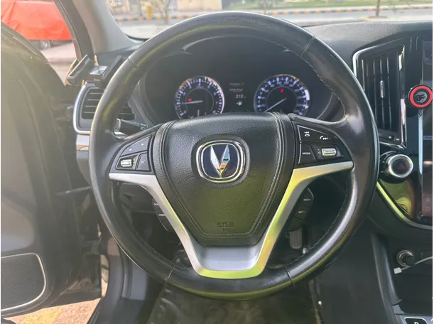 Car image 17