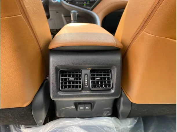 Car image 24