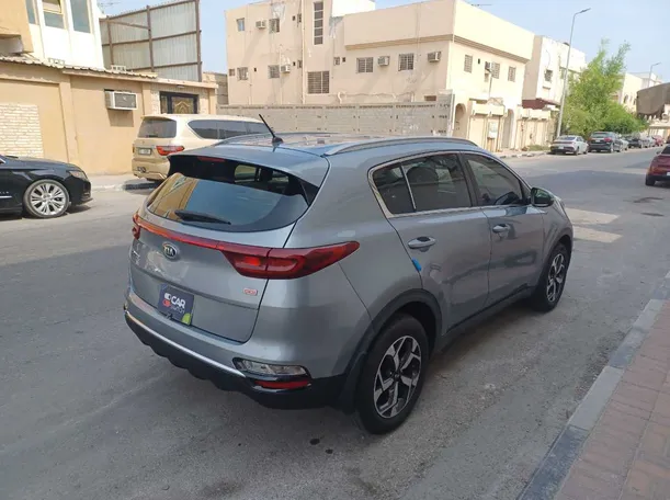Car image 5