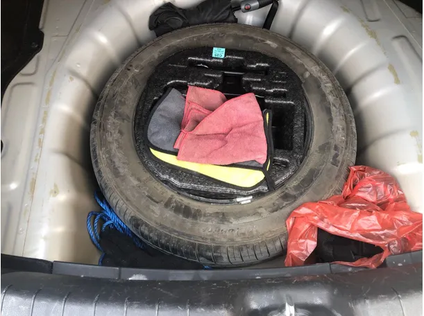 Car image 21