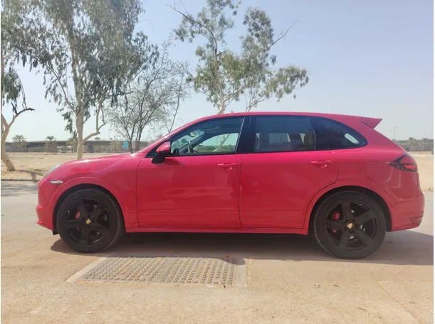 Car image 8
