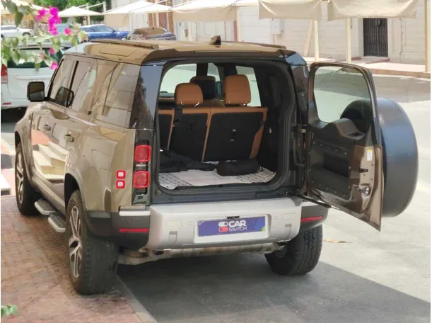 Car image 26