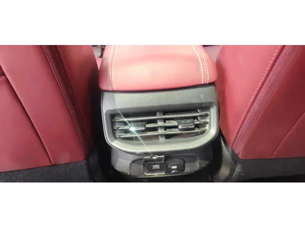 Car image 29