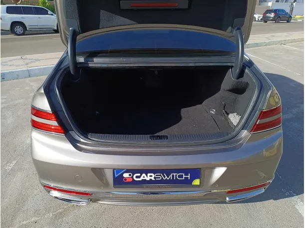 Car image 19