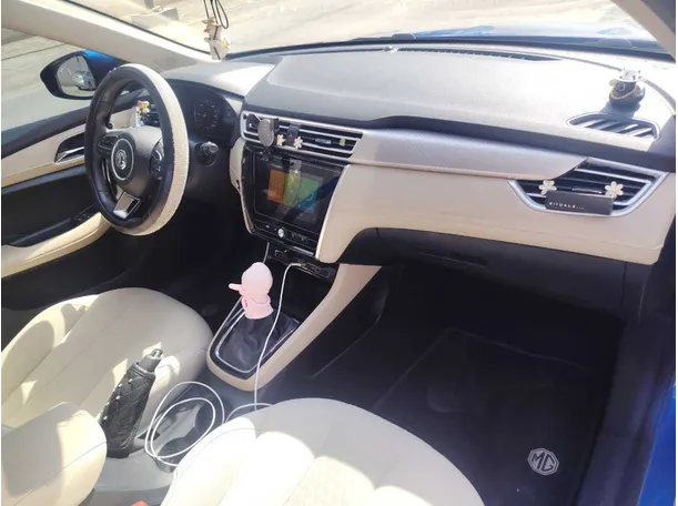 Car image 13