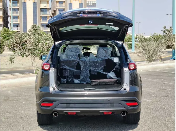 Car image 27