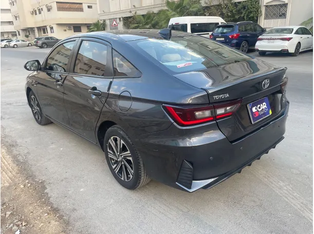 Car image 7