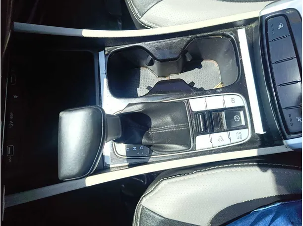 Car image 20