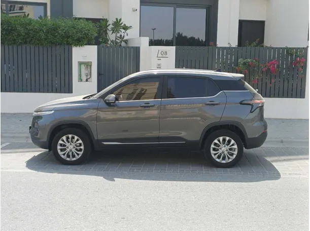 Car image 8