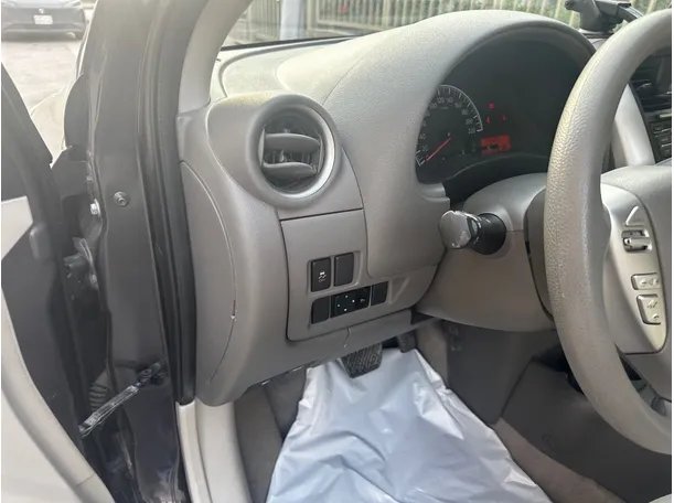 Car image 23