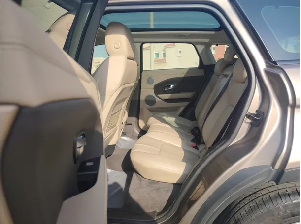 Car image 16