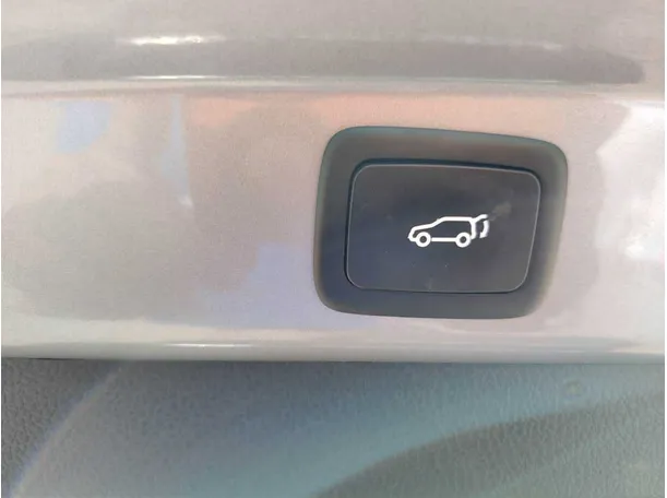 Car image 38