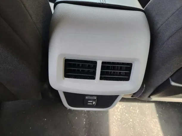 Car image 39
